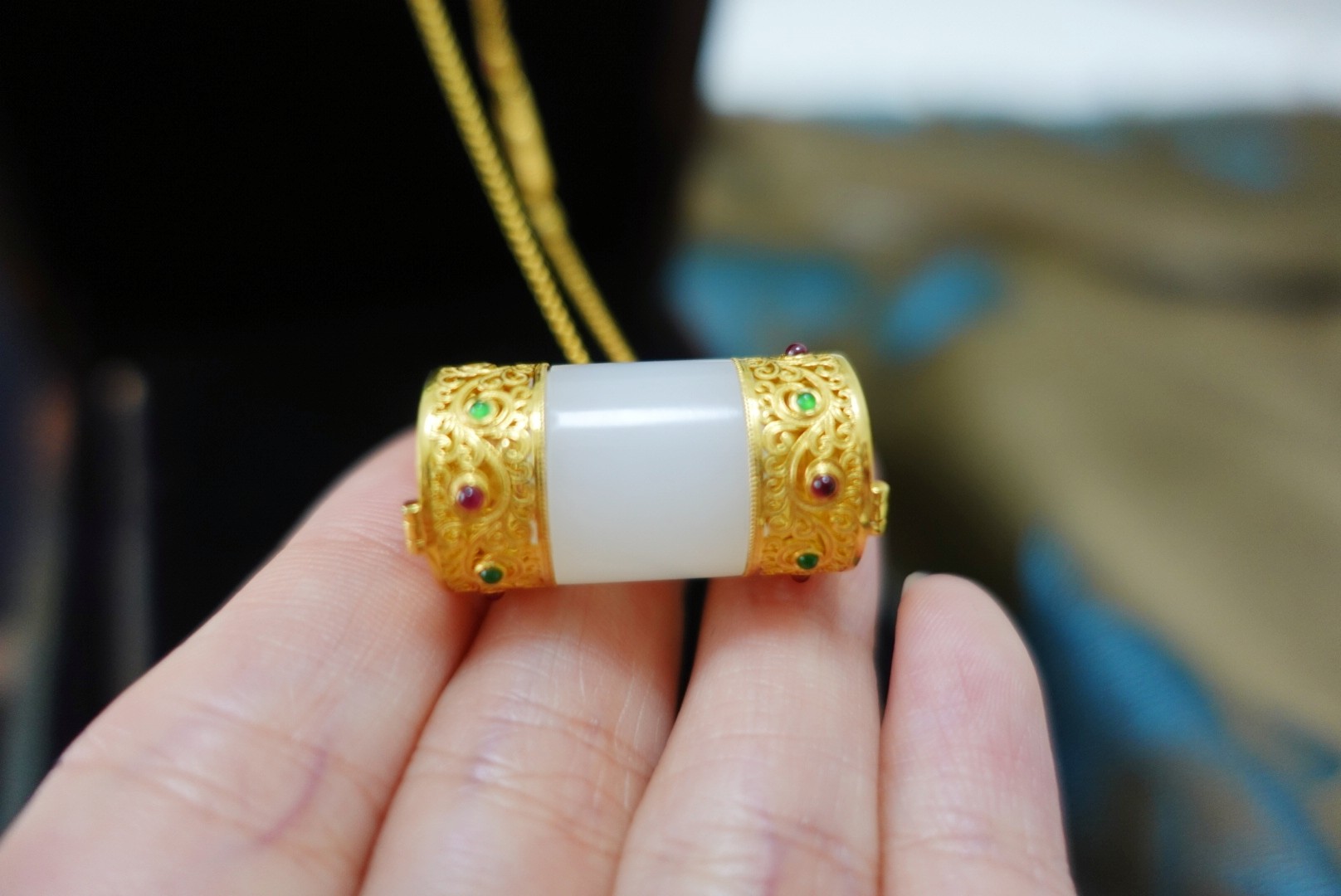 想买一件玉坠传承 金山区玻璃种翡翠 上海晚香玉珠宝源头批发价