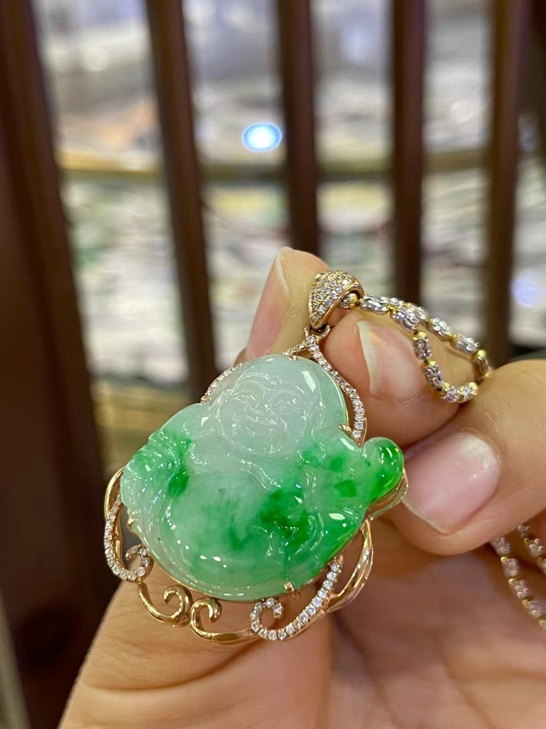 资深玉石顾问 上海黄浦区吉祥翡翠挂件 上海晚香玉喝茶品玉好去处