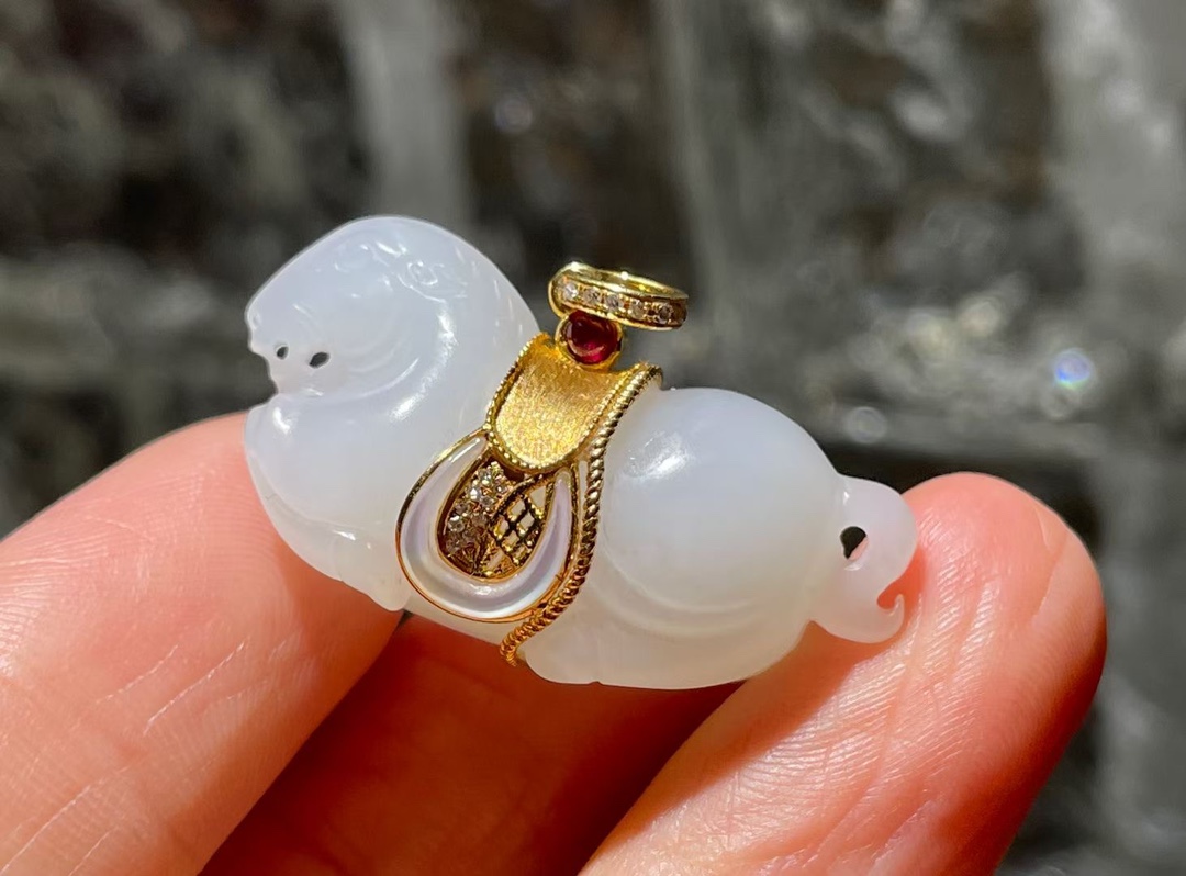 资深玉石顾问 飘蓝花翡翠 上海晚香玉珠宝