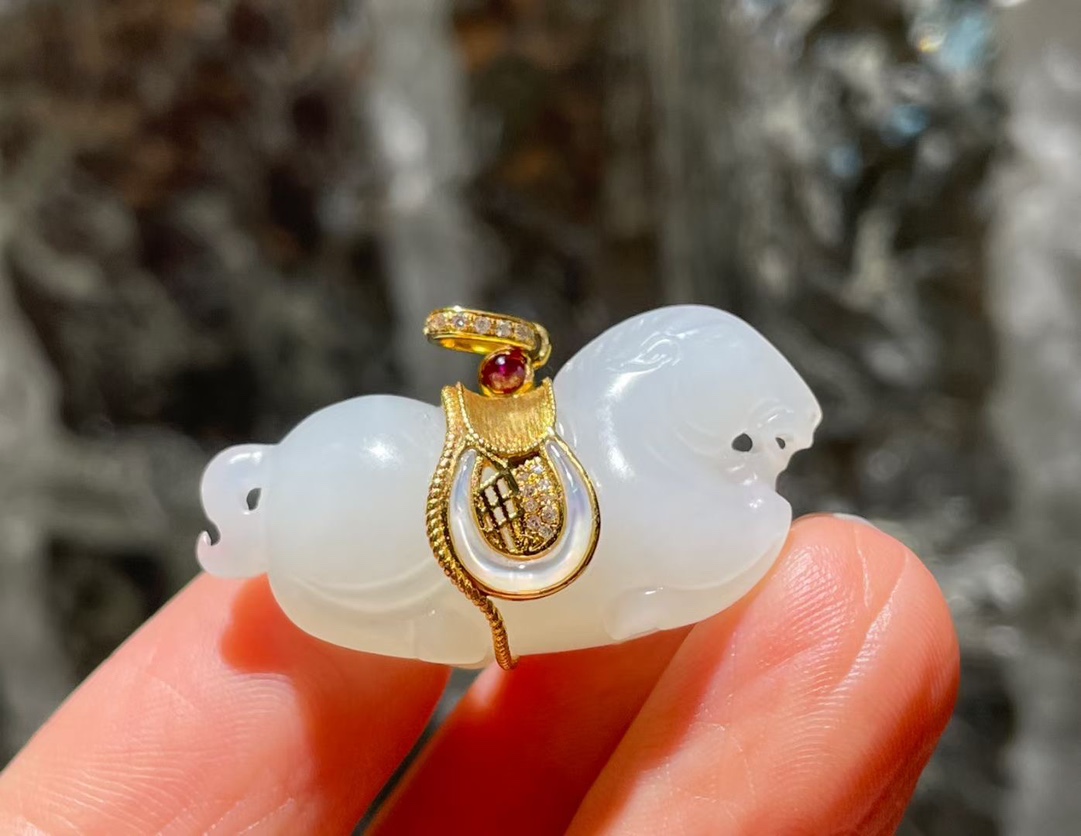 资深玉石顾问 闵行区飘绿翡翠 上海晚香玉珠宝源头批发价