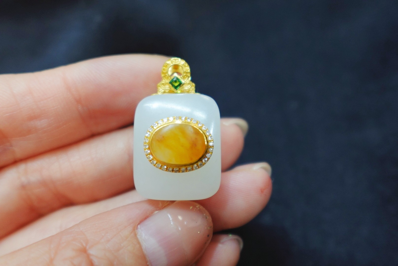 资深玉石顾问 浦东新区飘蓝花翡翠 上海晚香玉珠宝靠谱卖家