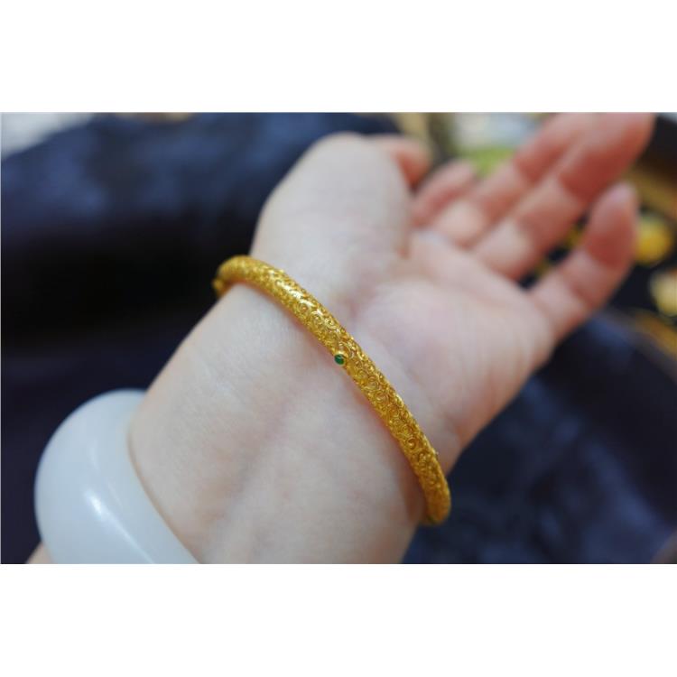 想买一件玉坠传承 青浦区和田玉手镯 怕欺骗 找晚香玉珠宝杨琴