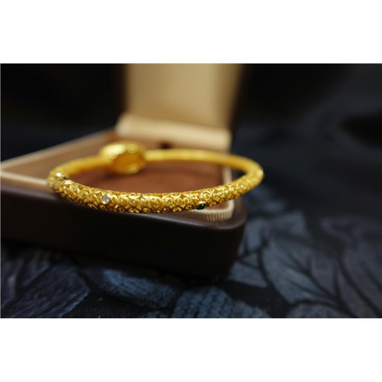 想买一件玉坠传承 浦东新区梅花开口镯 上海晚香玉喝茶品玉好去处