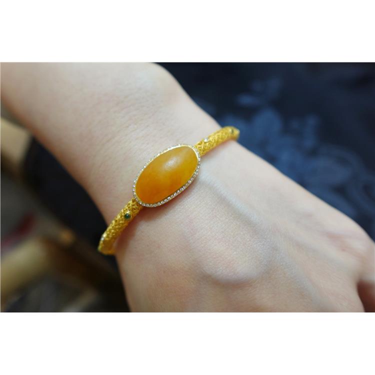 想买一件玉坠传承 虹口区和田玉手镯 怕欺骗 找晚香玉珠宝杨琴