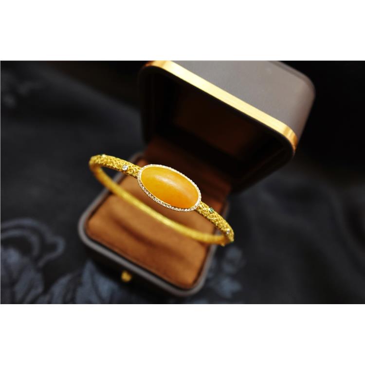 资深玉石顾问 闵行区碧玉手镯 找晚香玉珠宝杨琴