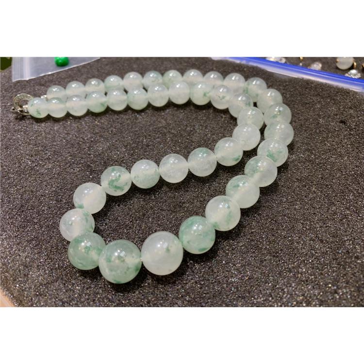 资深玉石顾问 静安区籽料手镯 找晚香玉珠宝杨琴