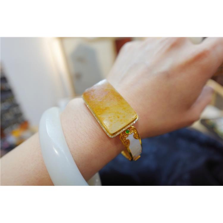 资深玉石顾问 普陀区绞丝镯 怕欺骗 找晚香玉珠宝杨琴