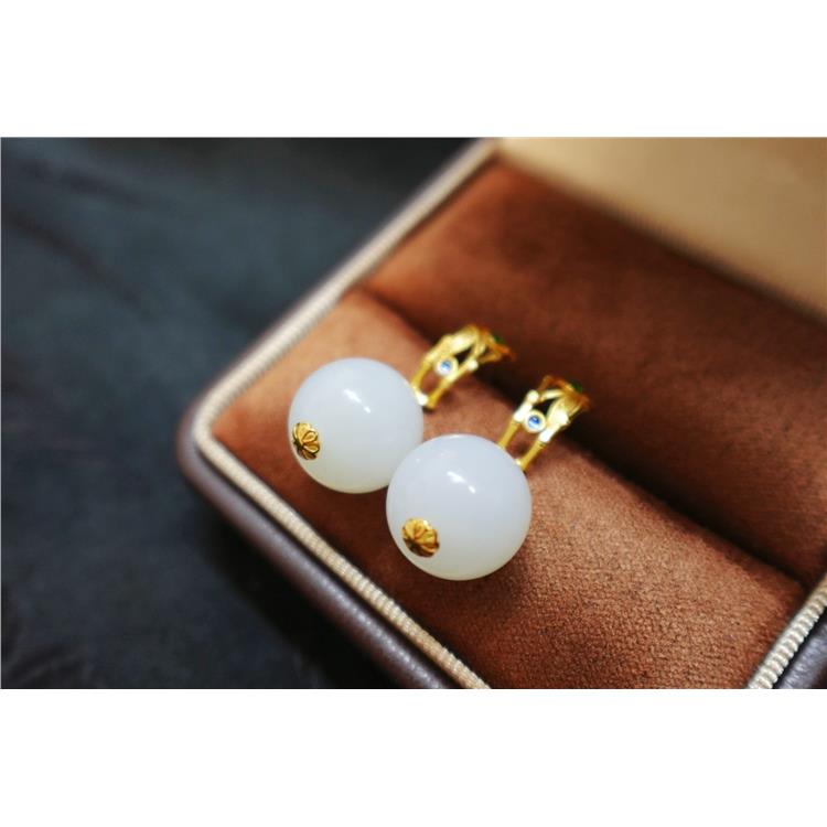 资深玉石顾问 虹口区和田玉中式耳坠 上海晚香玉珠宝靠谱卖家