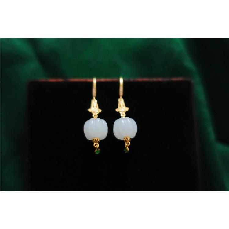 资深玉石顾问 杨浦区凤凰耳坠 怕欺骗 找晚香玉珠宝杨琴