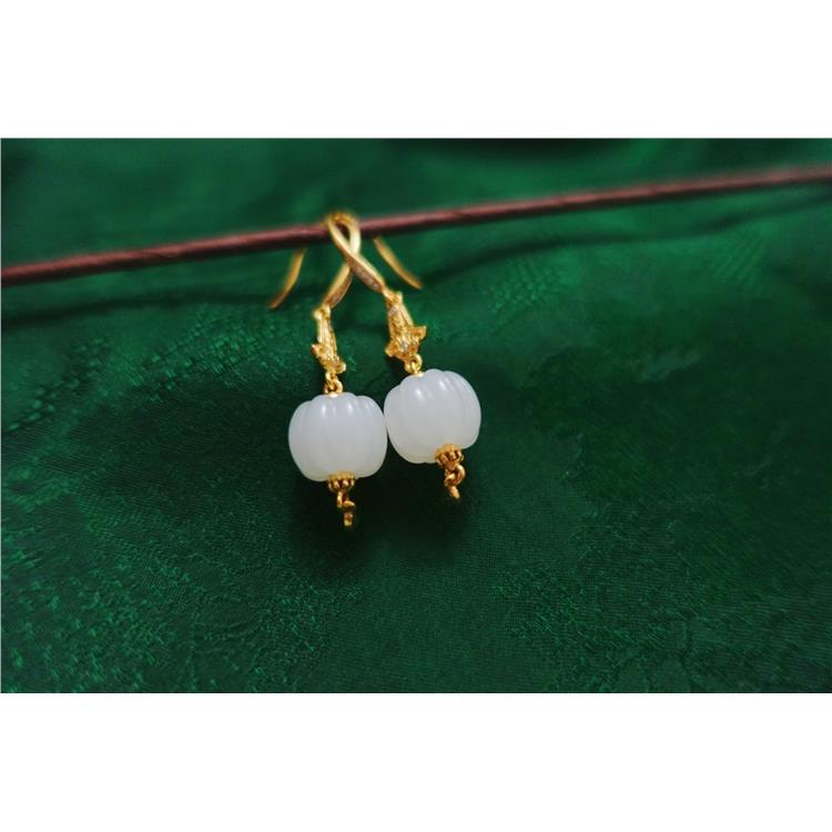 资深玉石顾问 闵行区和田玉中式耳坠 上海晚香玉珠宝靠谱卖家