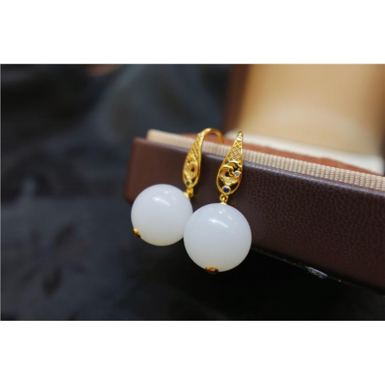 想买一件玉坠传承 金山区和田玉中式耳坠 上海晚香玉珠宝