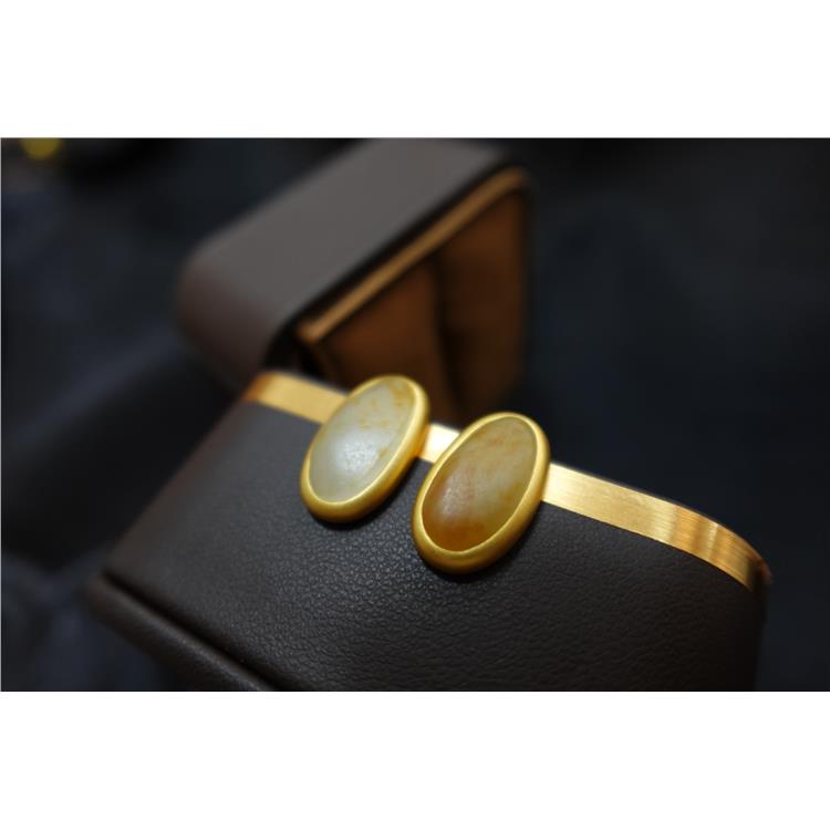 想买一件玉坠传承 闵行区水滴耳坠 找晚香玉珠宝杨琴