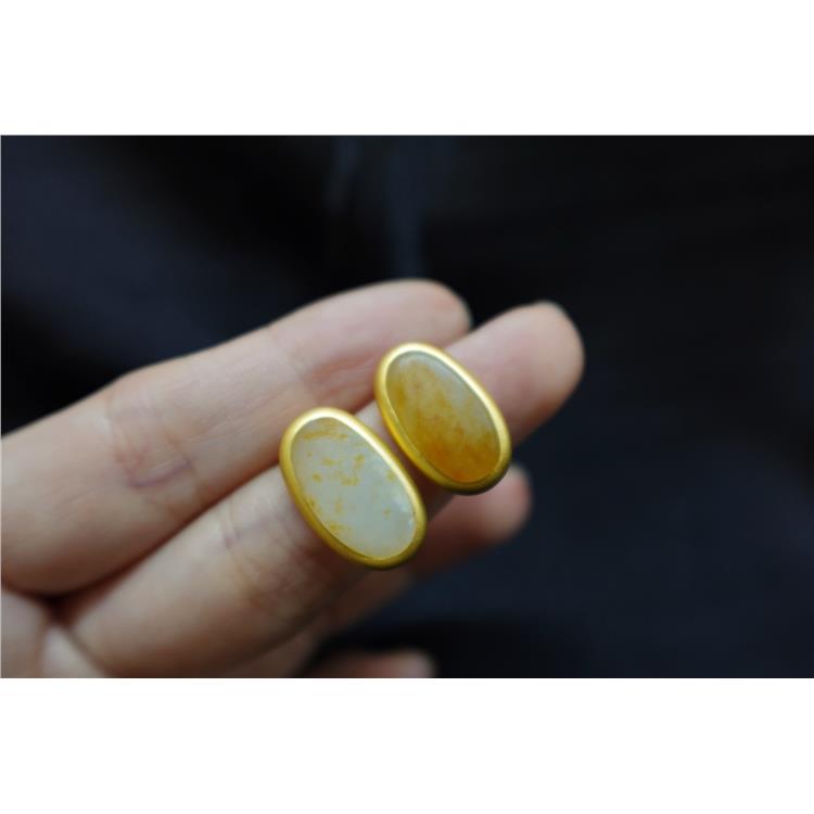 资深玉石顾问 宝山区翡翠耳坠 找晚香玉珠宝杨琴