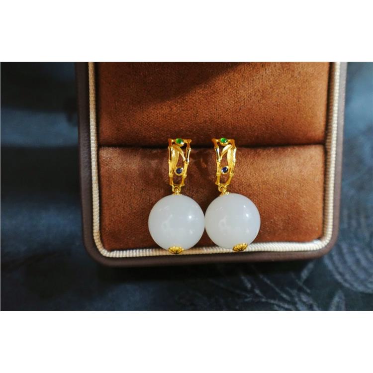 资深玉石顾问 和田玉中式耳坠 上海晚香玉珠宝源头批发价