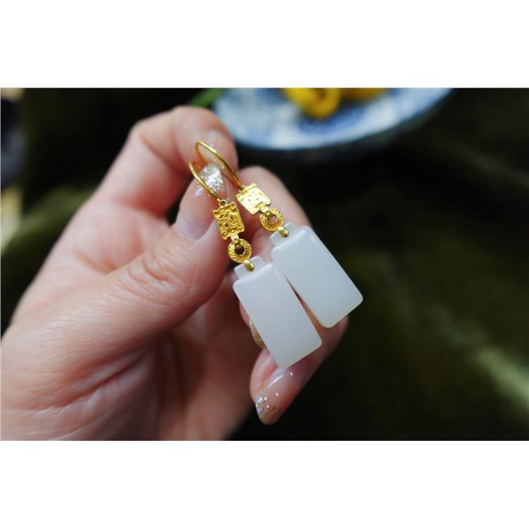 资深玉石顾问 虹口区葫芦耳坠 上海晚香玉珠宝