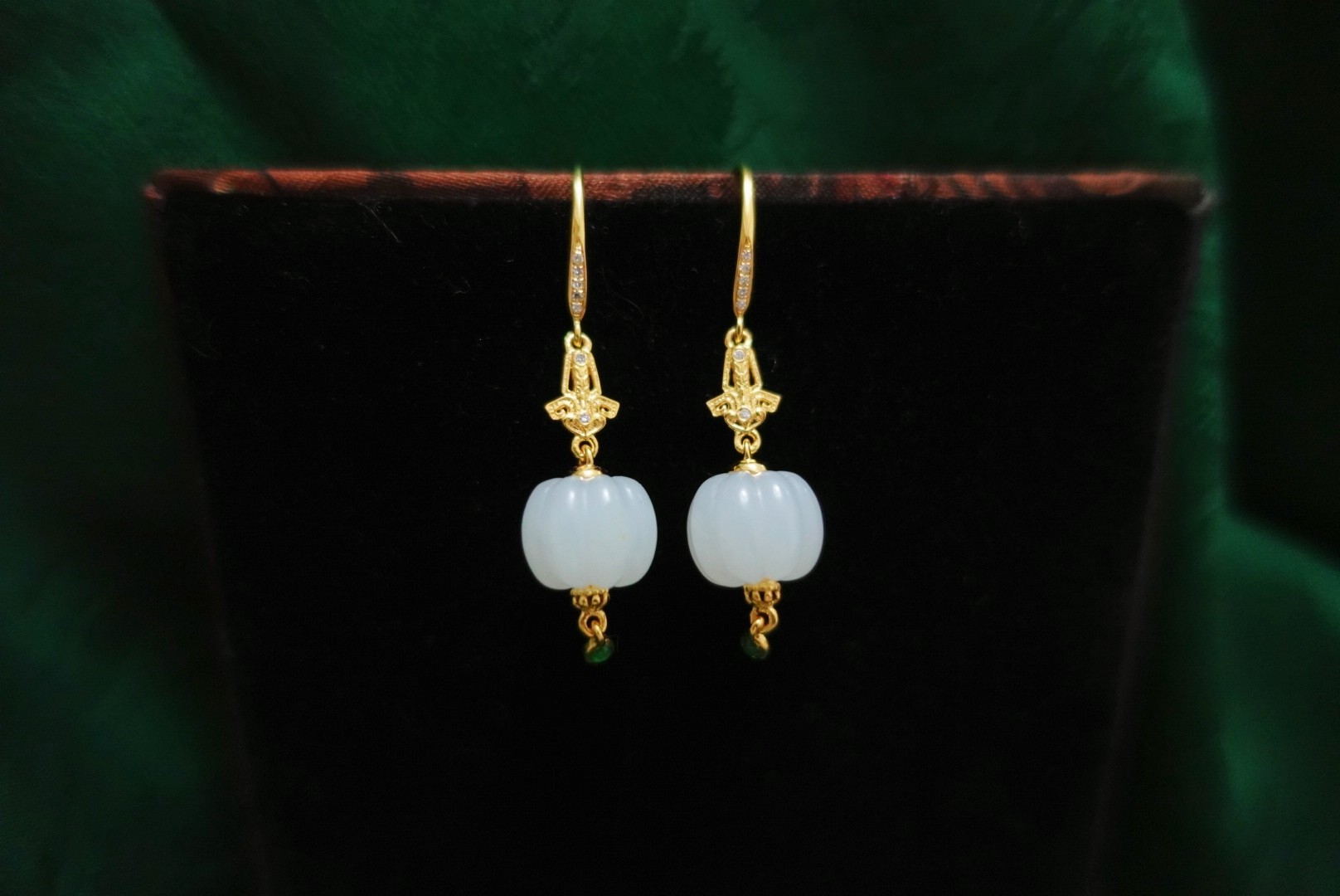 想买一件玉坠传承 金山区和田玉中式耳坠 上海晚香玉珠宝