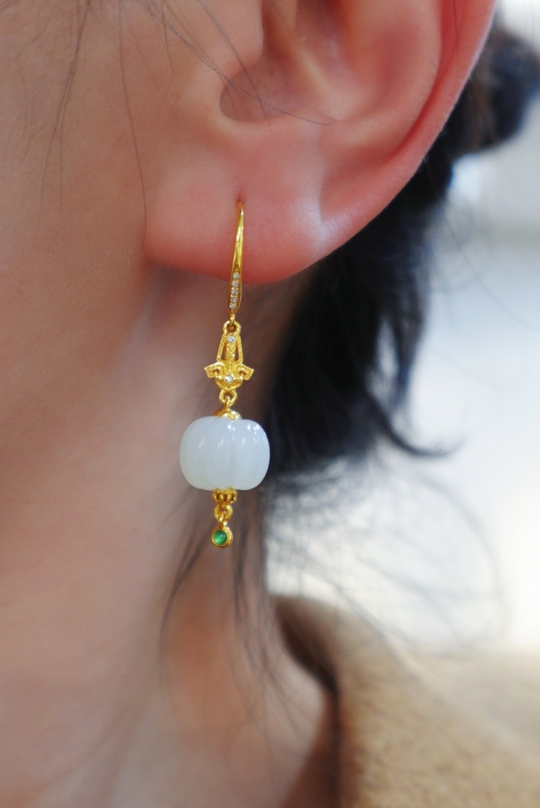 想买一件玉坠传承 普陀区瓦当耳坠 怕欺骗 找晚香玉珠宝杨琴