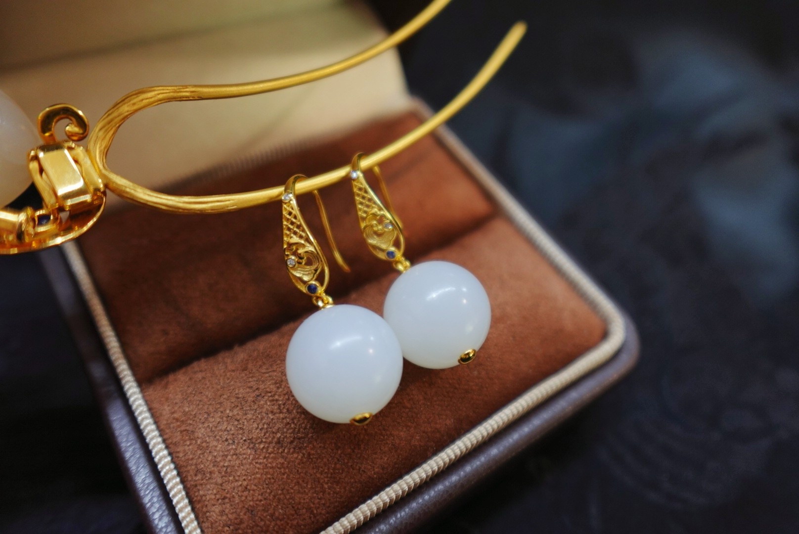 想买一件玉坠传承 普陀区瓦当耳坠 怕欺骗 找晚香玉珠宝杨琴