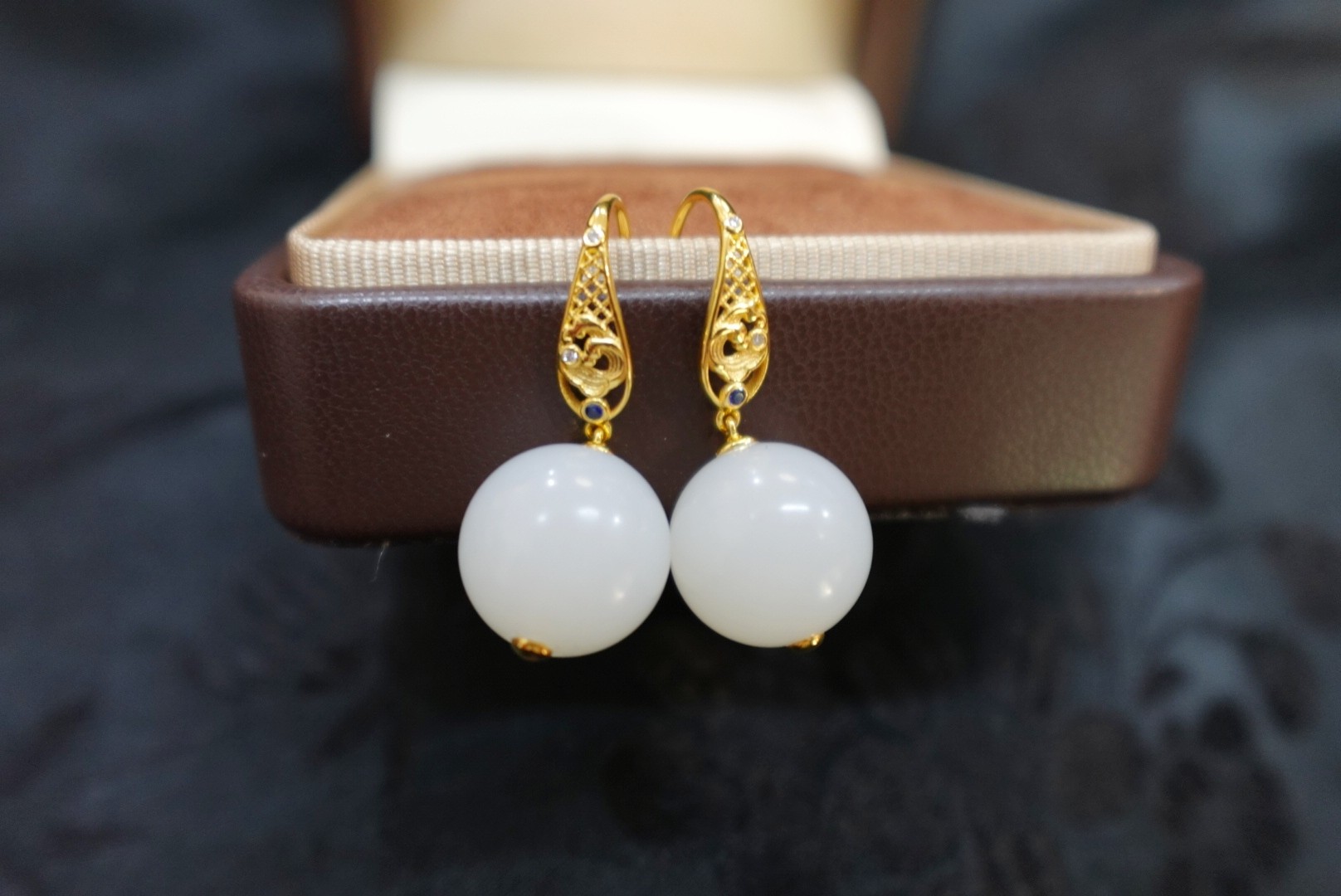 资深玉石顾问 松江区翡翠耳坠 比源头还靠谱的上海晚香玉珠宝店