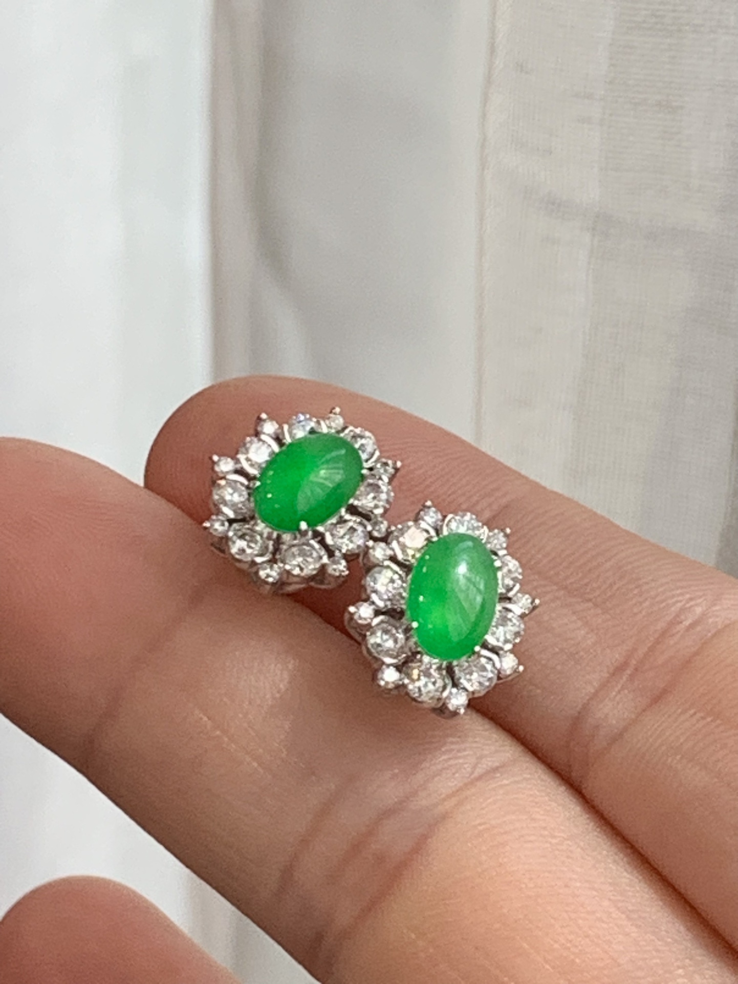 想买一件玉坠传承 长宁区花朵形耳钉 上海晚香玉珠宝源头批发价