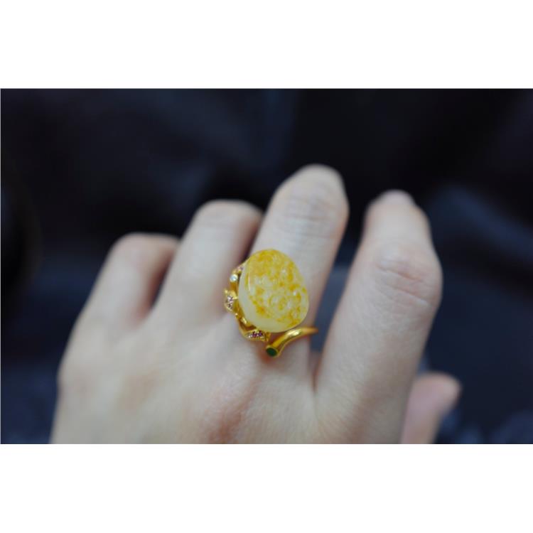 资深玉石顾问 奉贤区籽料方戒 上海晚香玉珠宝做您身边的美玉顾问