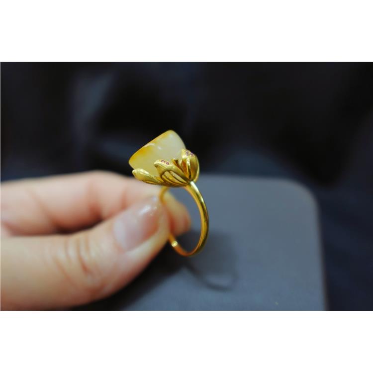 资深玉石顾问 浦东新区和田玉扳指 上海晚香玉珠宝源头批发价