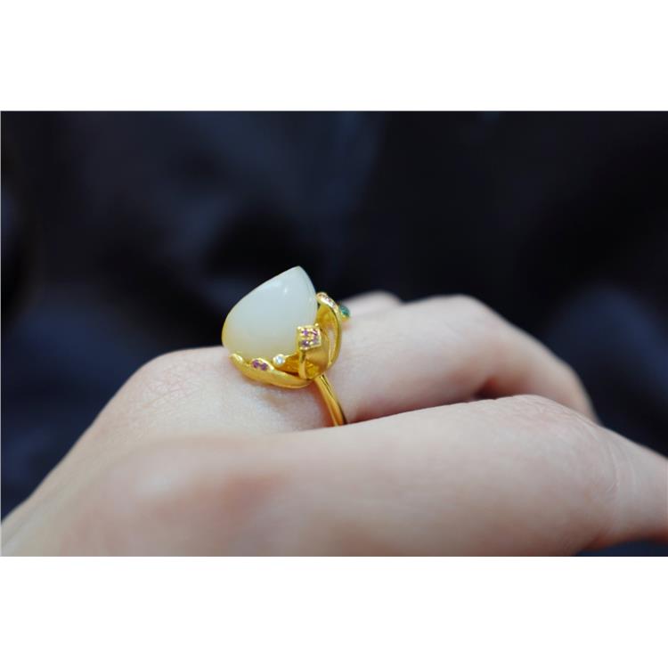 想买一件玉坠传承 青浦区翡翠戒指 上海晚香玉珠宝