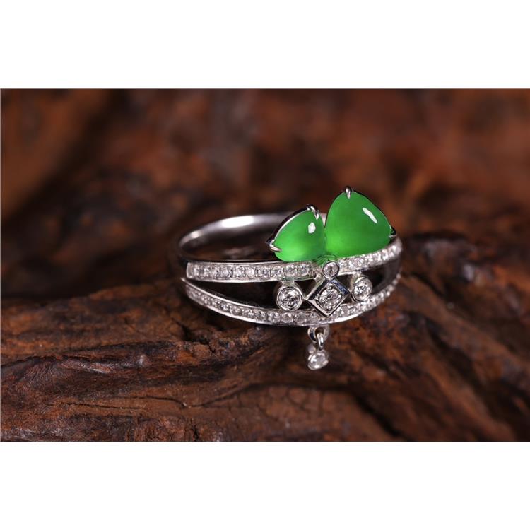 想买一件玉坠传承 松江区和田玉扳指 怕欺骗 找晚香玉珠宝杨琴