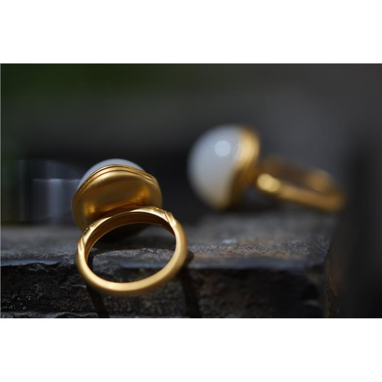 想买一件玉坠传承 青浦区和田玉扳指 上海晚香玉喝茶品玉好去处