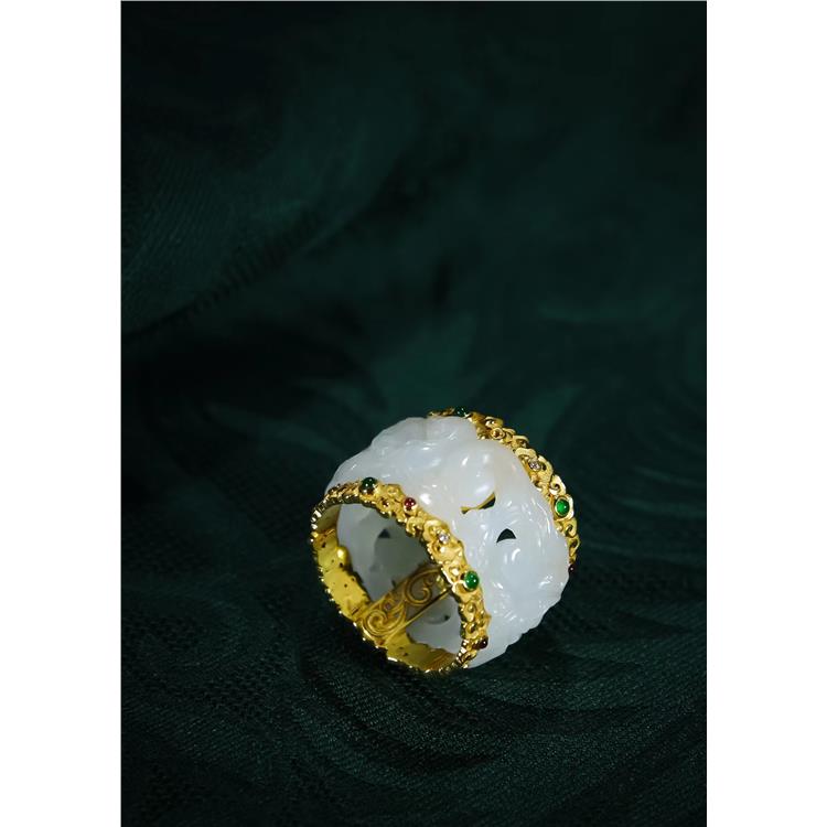 想买一件玉坠传承 青浦区玉戒指 怕欺骗 找晚香玉珠宝杨琴