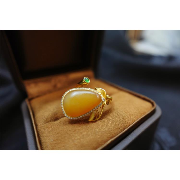 想买一件玉坠传承 徐汇区和田玉扳指 上海晚香玉珠宝