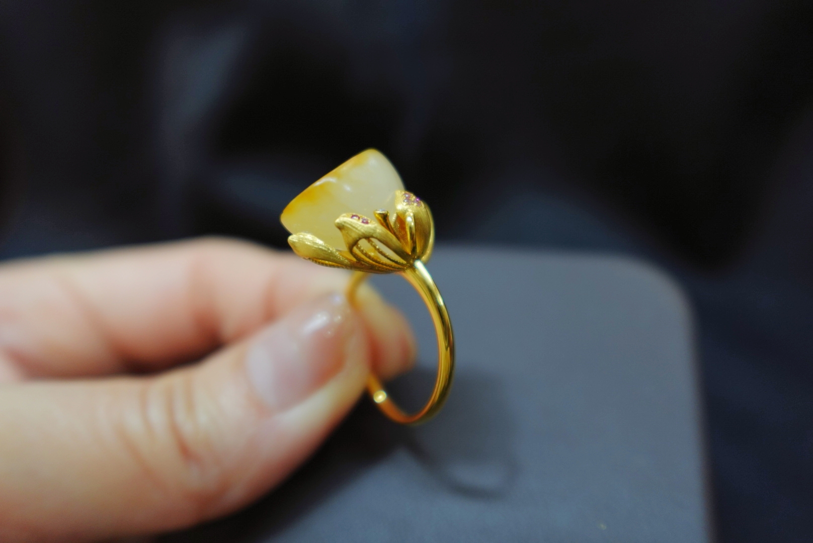 资深玉石顾问 宝山区玉戒指 比源头还靠谱的上海晚香玉珠宝店