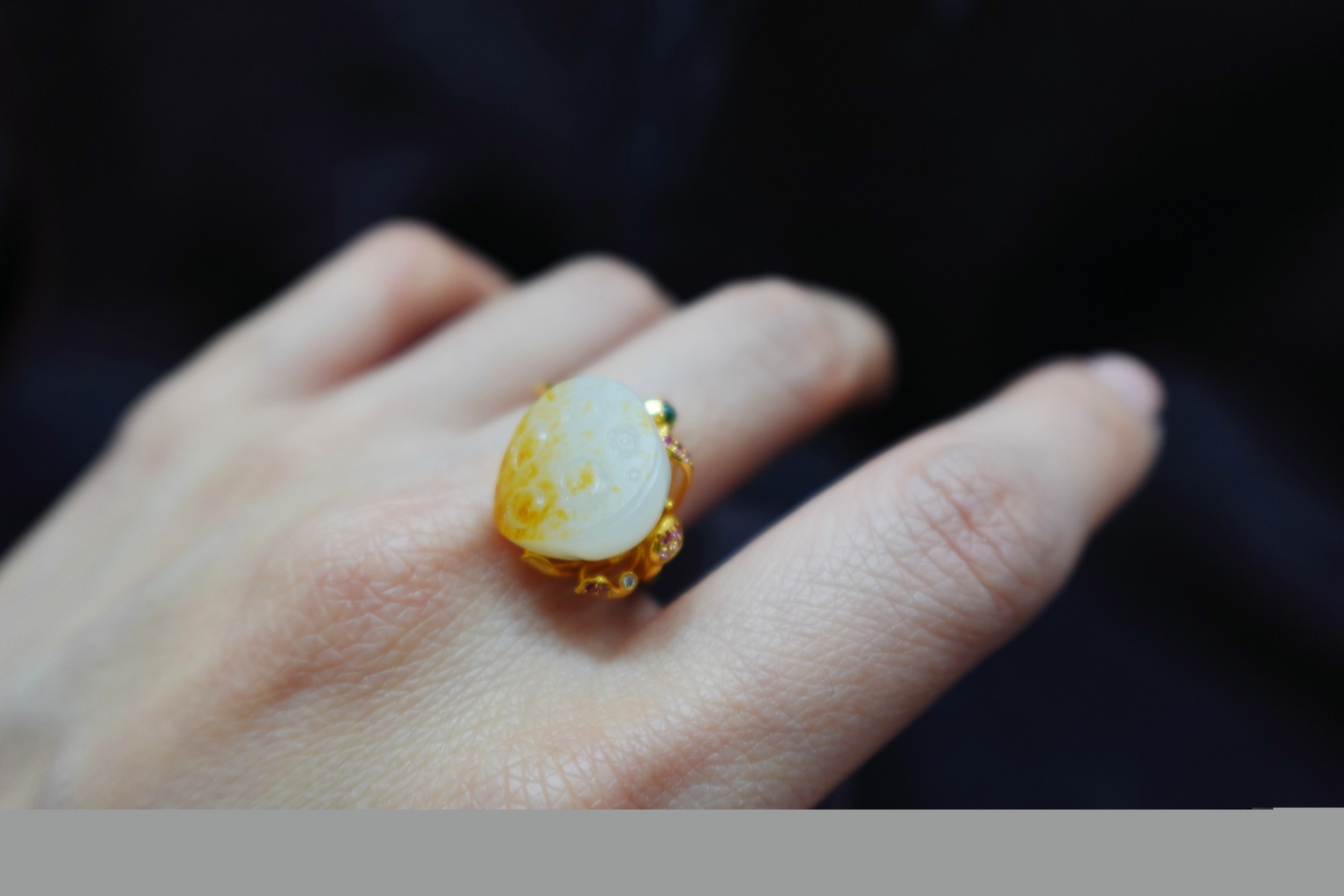 资深玉石顾问 浦东新区白玉戒指 找晚香玉珠宝杨琴