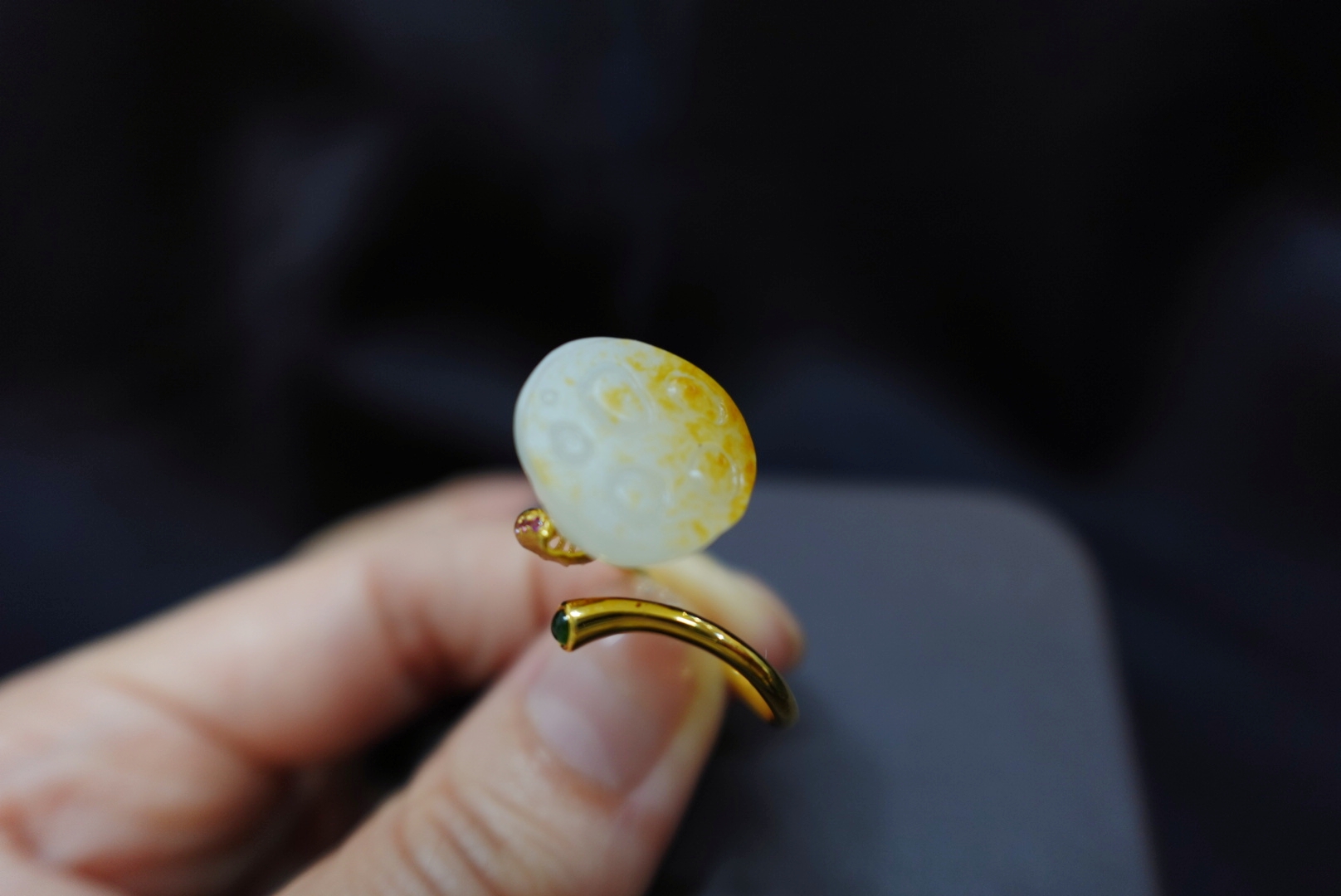 想买一件玉坠传承 籽料戒指 上海晚香玉珠宝源头批发价