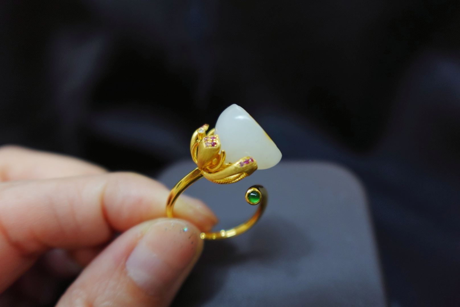 想买一件玉坠传承 松江区玉戒指 上海晚香玉珠宝靠谱卖家