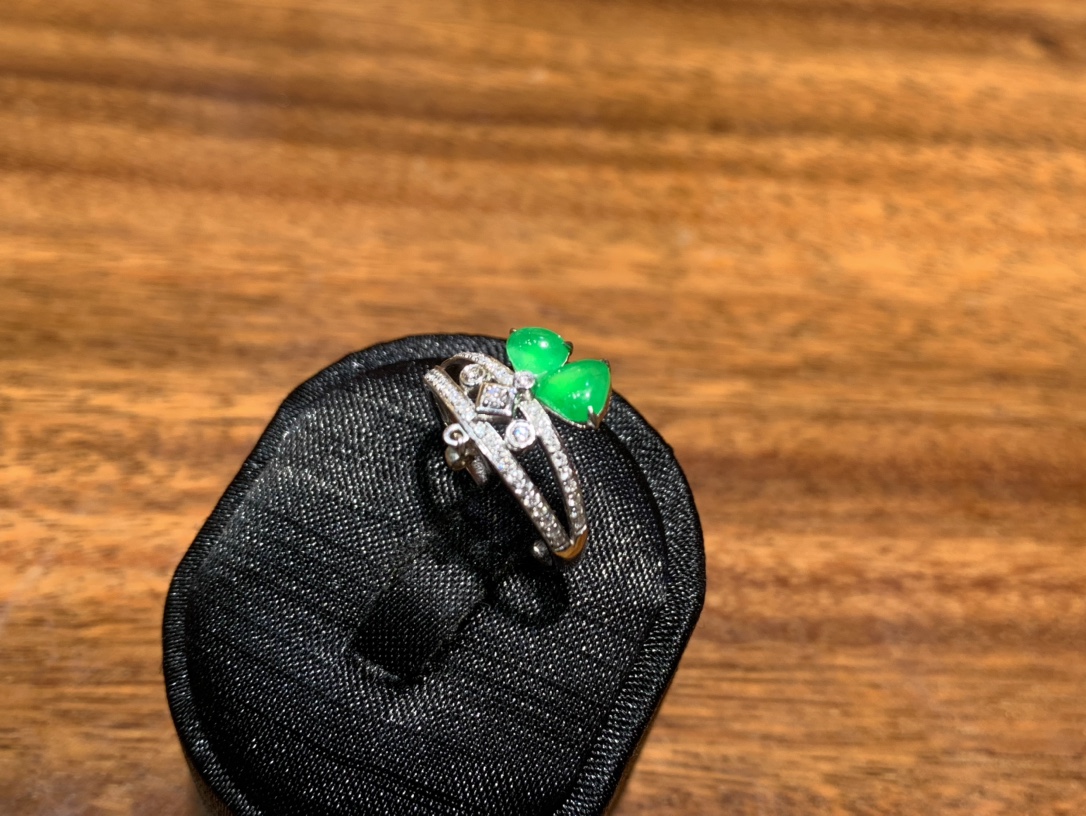 资深玉石顾问 金山区翡翠戒指 怕欺骗 找晚香玉珠宝杨琴