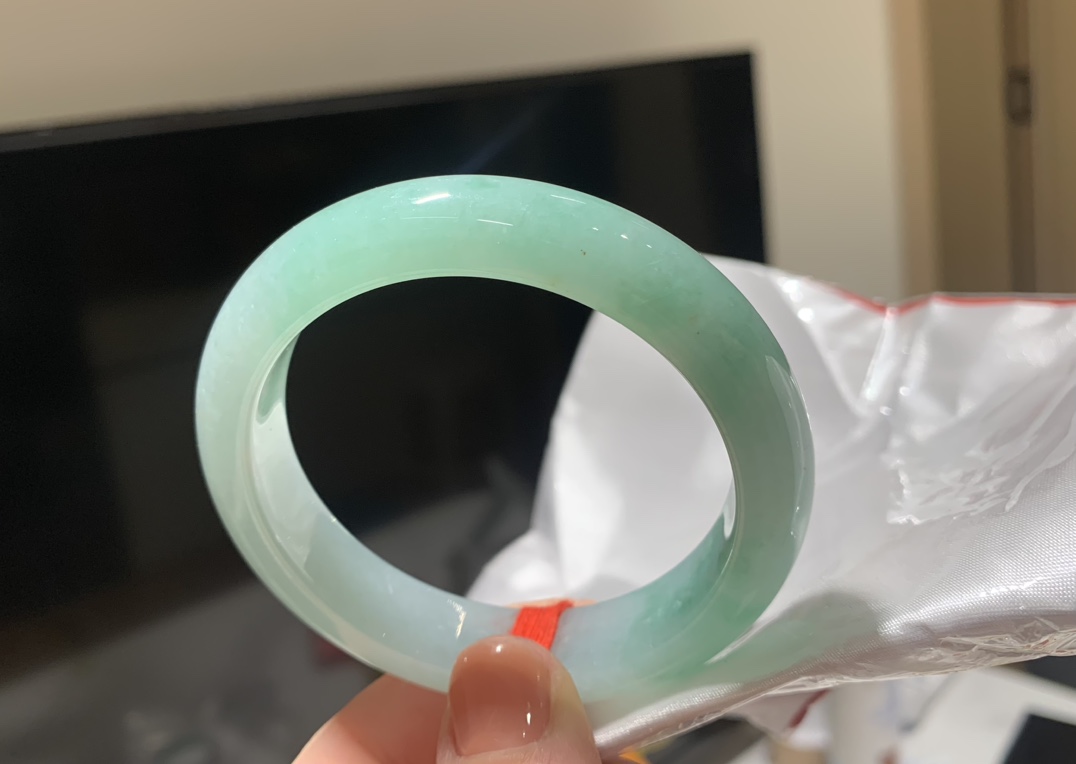 想买一件玉坠传承 奉贤区黄玉手镯 怕欺骗 找晚香玉珠宝杨琴