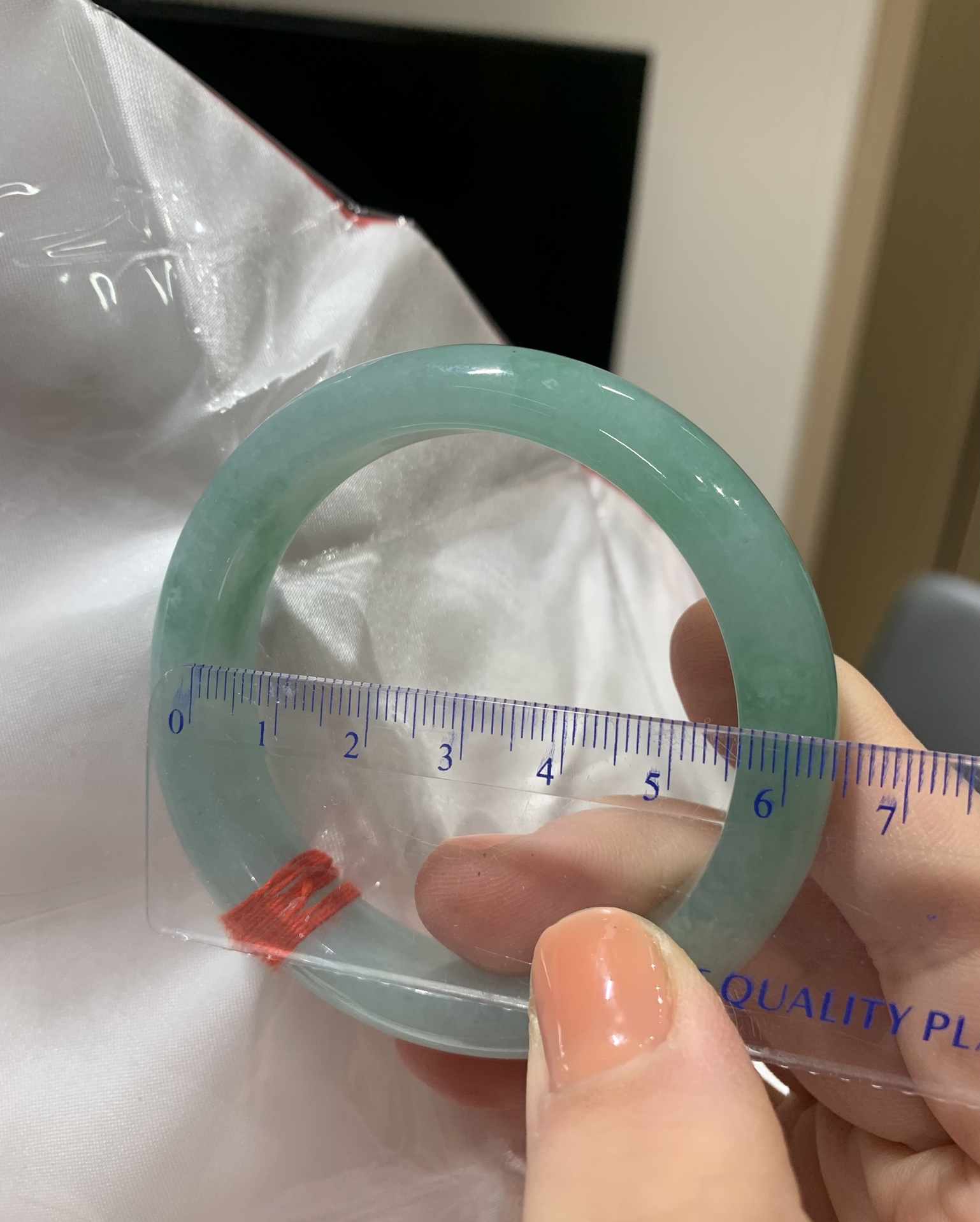 想买一件玉坠传承 虹口区翡翠手镯 上海晚香玉珠宝