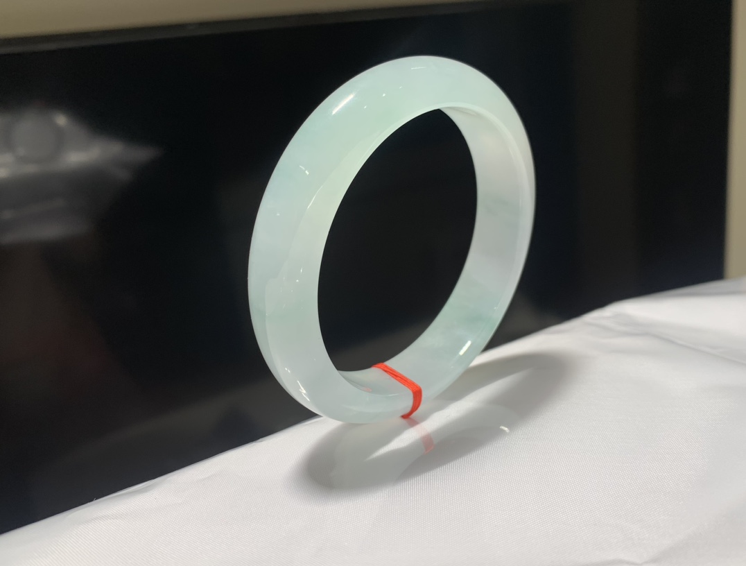 想买一件玉坠传承 杨浦区和田玉手镯 怕欺骗 找晚香玉珠宝杨琴