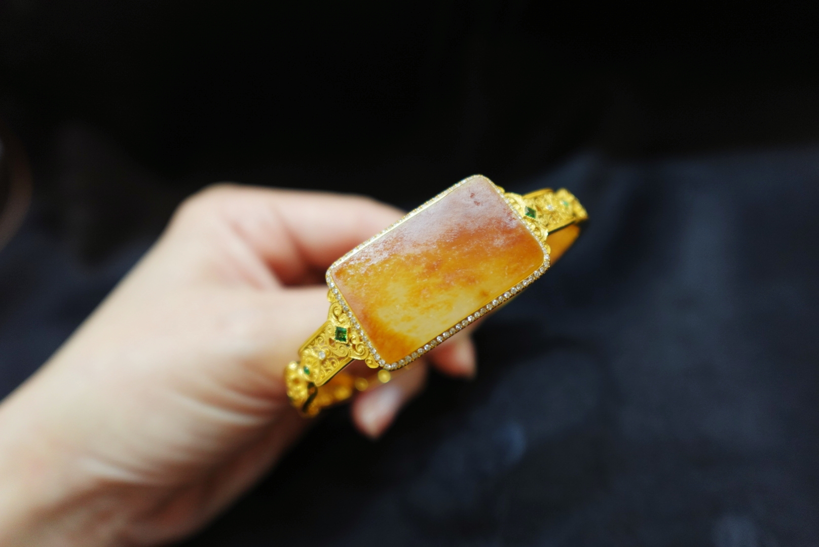 资深玉石顾问 奉贤区和田玉手镯 找晚香玉珠宝杨琴