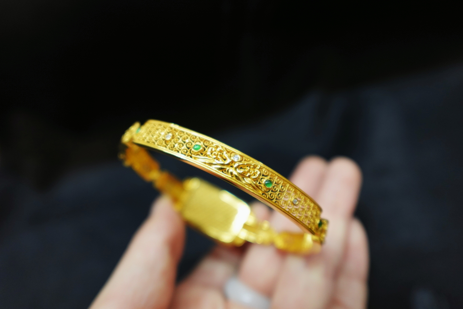 想买一件玉坠传承 徐汇区绞丝镯 上海晚香玉珠宝靠谱卖家