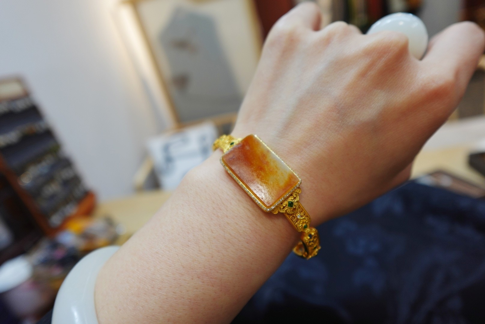 资深玉石顾问 奉贤区和田玉手镯 找晚香玉珠宝杨琴