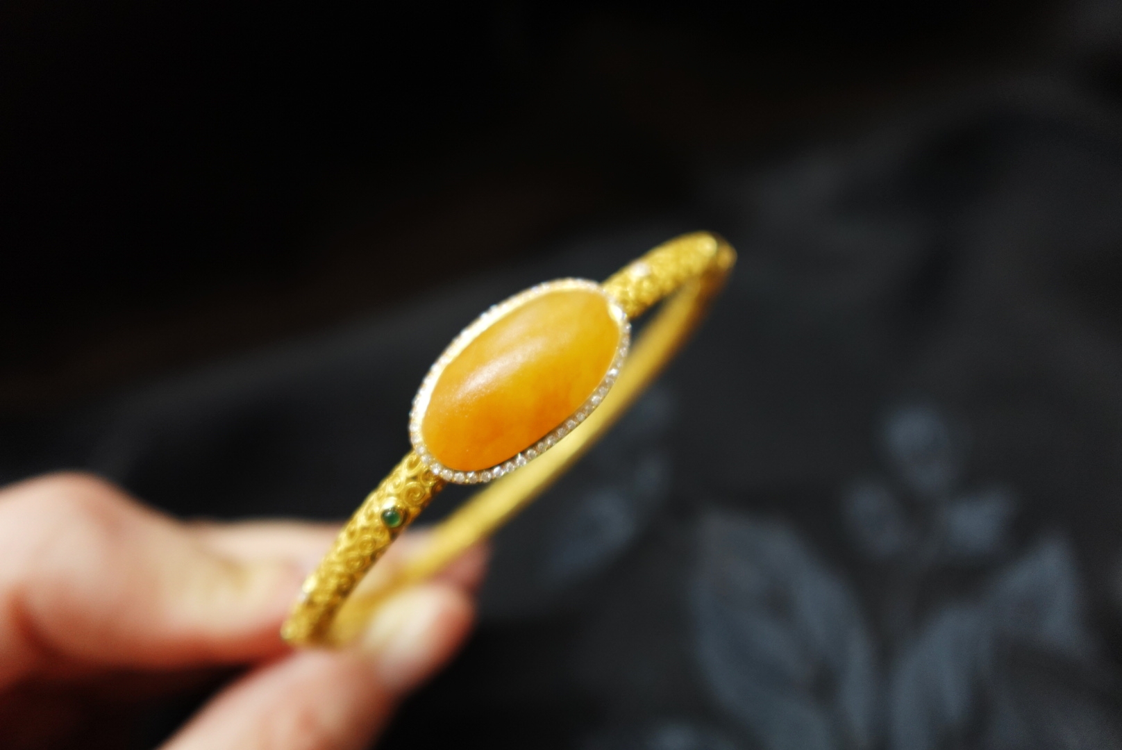 想买一件玉坠传承 青浦区圆镯 比源头还靠谱的上海晚香玉珠宝店