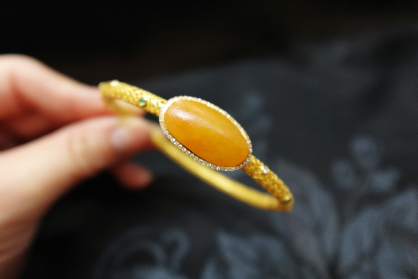 想买一件玉坠传承 浦东新区梅花开口镯 上海晚香玉珠宝