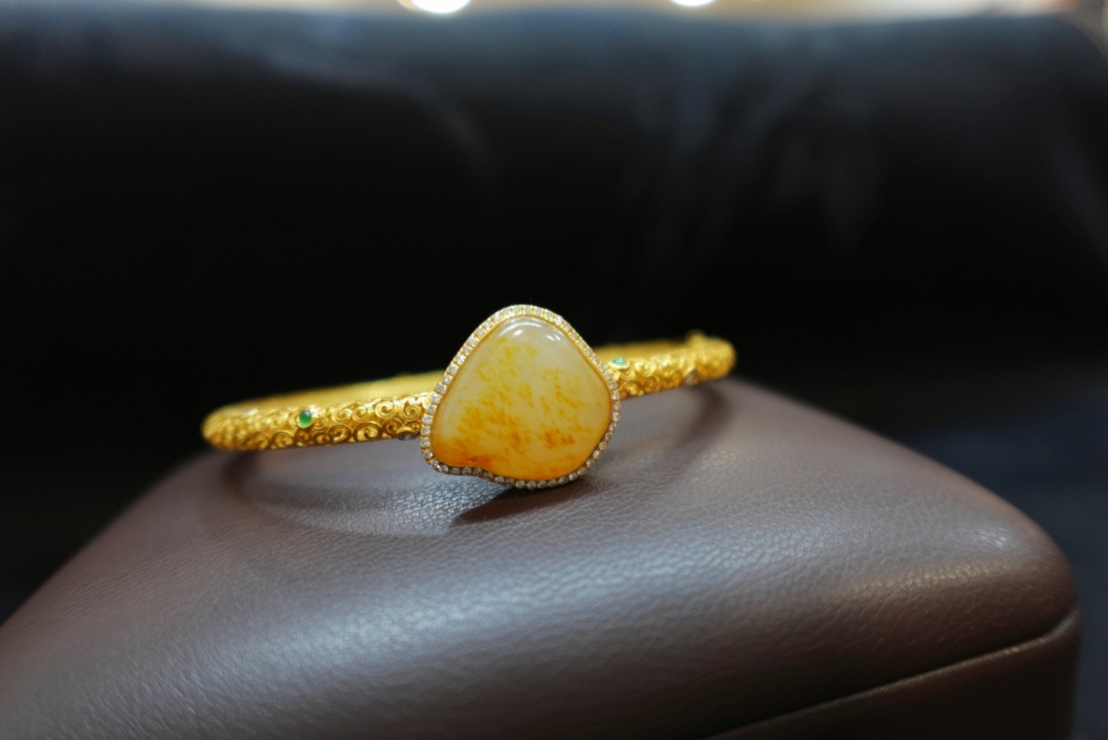 想买一件玉坠传承 虹口区翡翠手镯 上海晚香玉珠宝