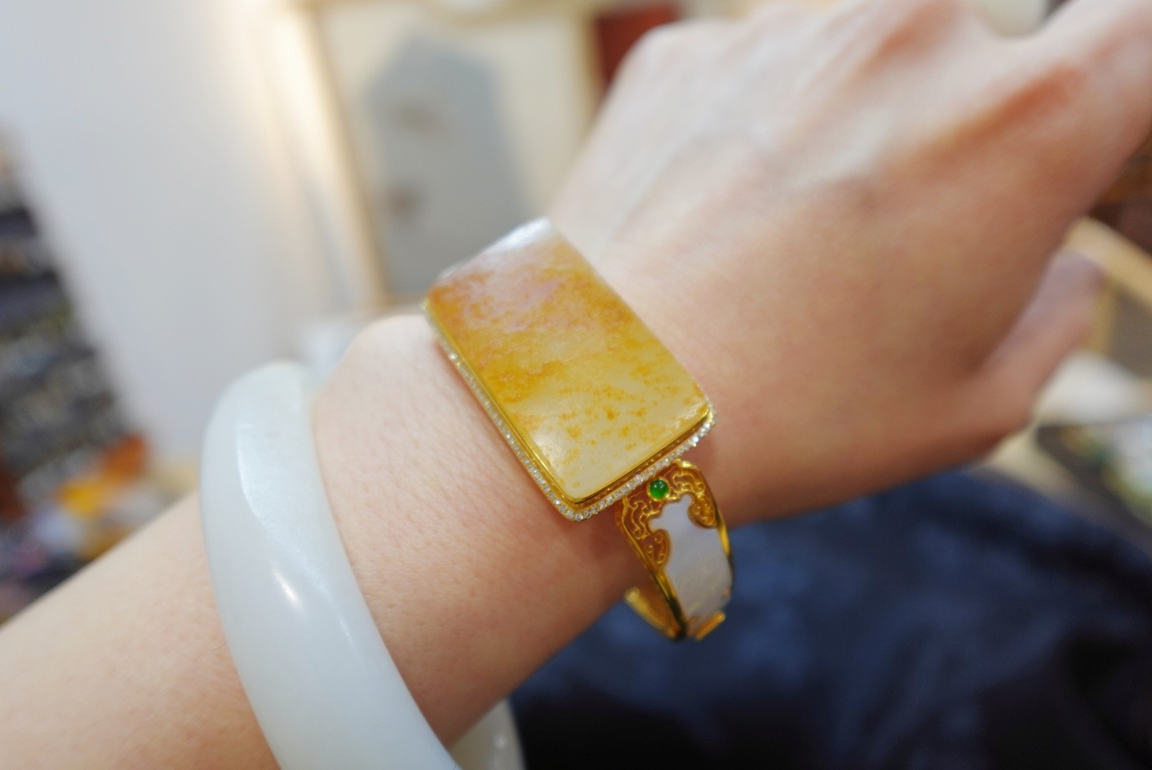 想买一件玉坠传承 静安区绞丝镯 比源头还靠谱的上海晚香玉珠宝店