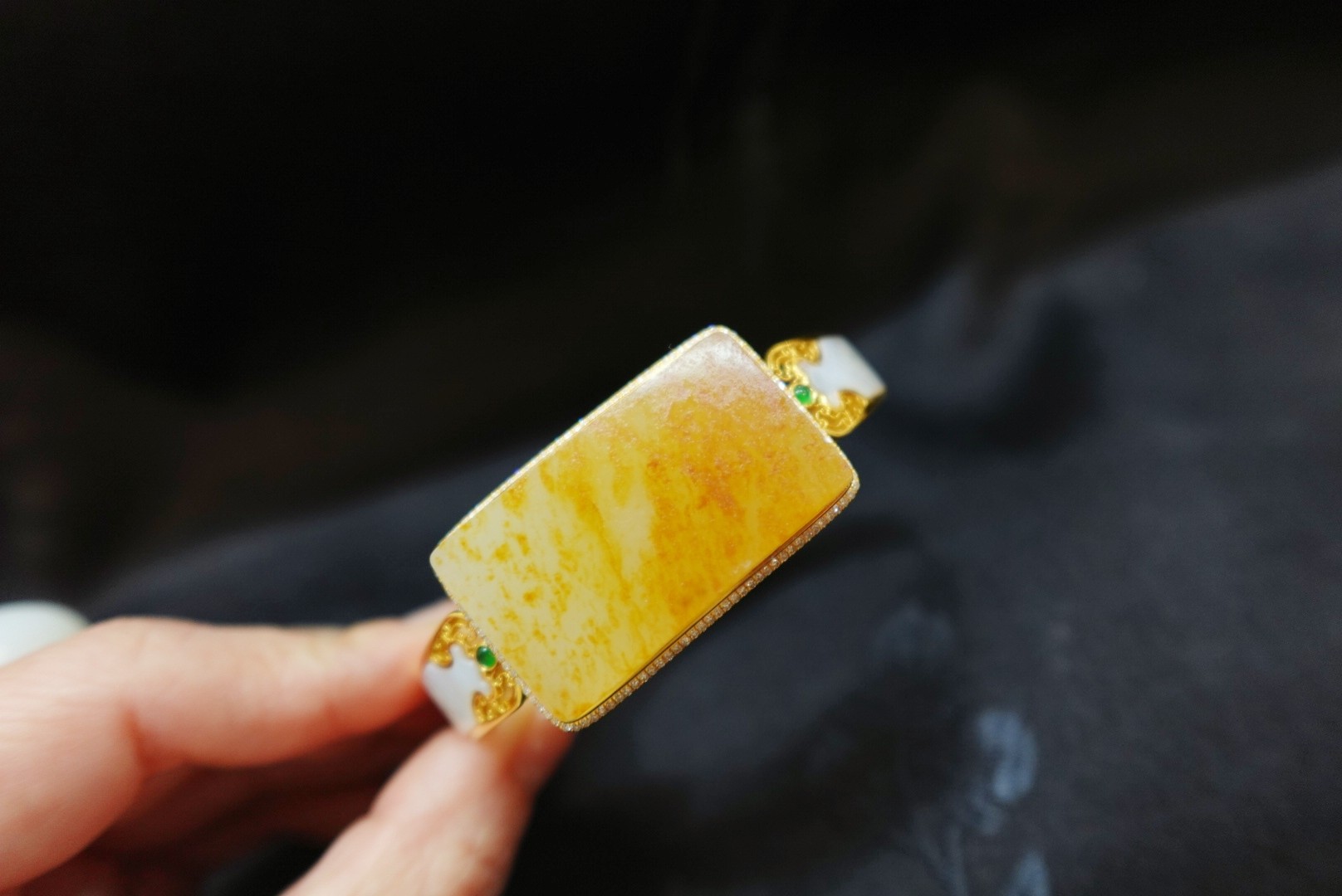 想买一件玉坠传承 奉贤区和田玉手镯 上海晚香玉珠宝源头批发价