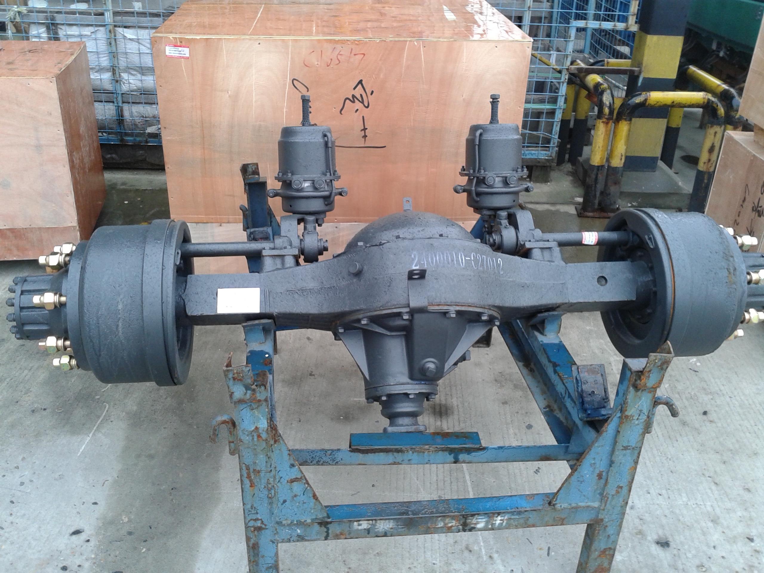 东风多利卡d12后桥壳