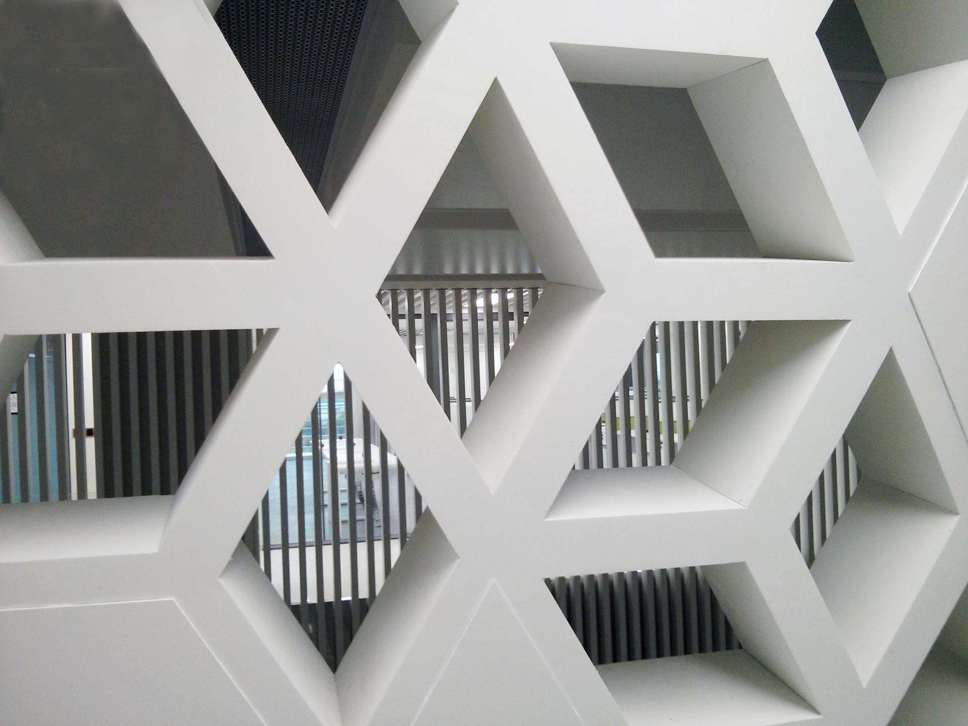 江西 外墙镂空雕刻冲孔门头艺术  品牌厂家