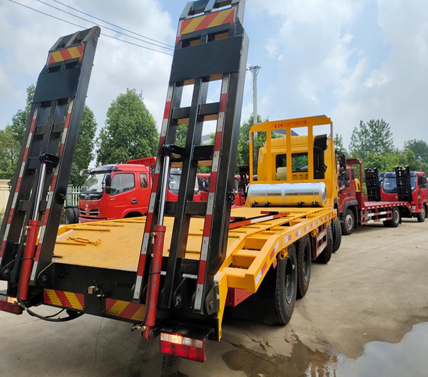 解放四桥平拖车335挖机拖车2020新款拖挖机平板车报价